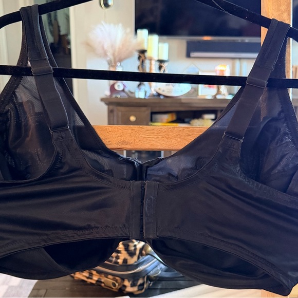 Glamorise Black Sheer Lace minimizing bra - Picture 2 of 3